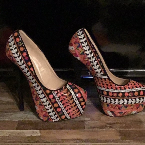 Heels - Picture 2 of 4